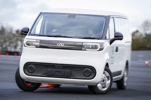 MAXUSeDeliver5Front